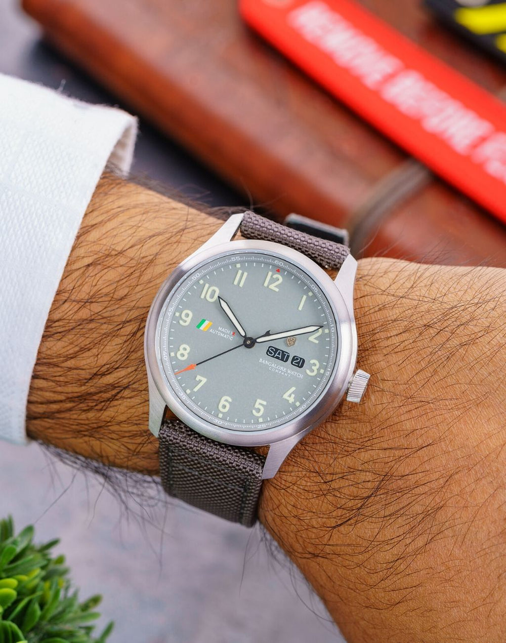 mach1x_wrist_1000x.jpg?v=